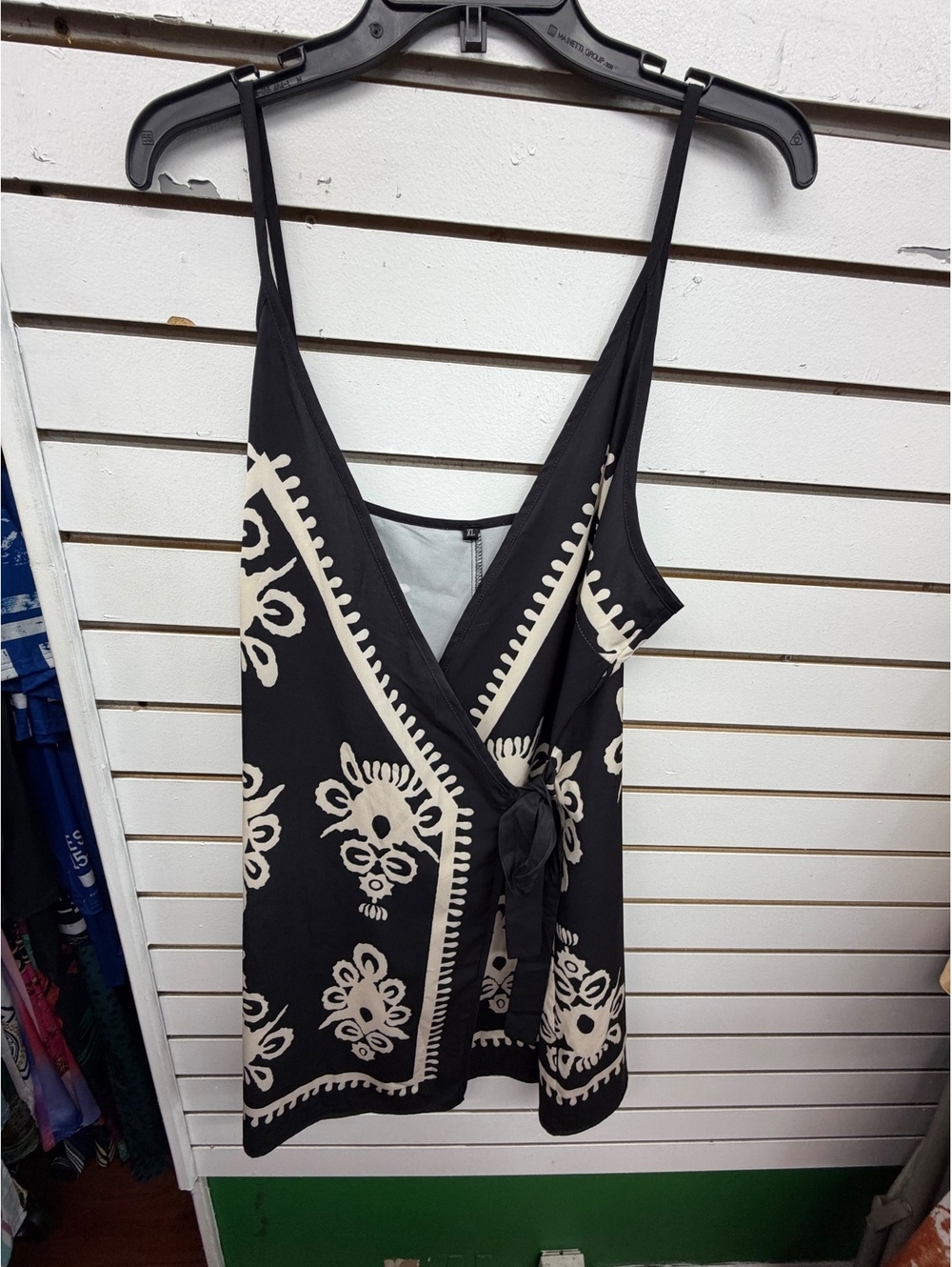 Black & Cream Abstract Print Wrap Dress Size XL Sleeveless